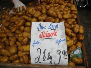 neue Kartoffeln für den Salat